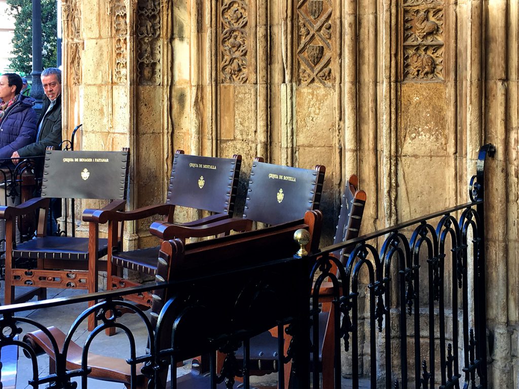 Tribunal de las Aguas (the Water Tribunal), which settles disputes related to irrigation, is held every Thursday in front of Valencia Cathedral.