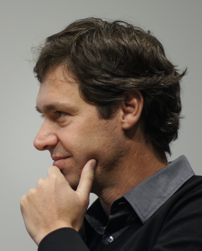 Enrique Walker headshot