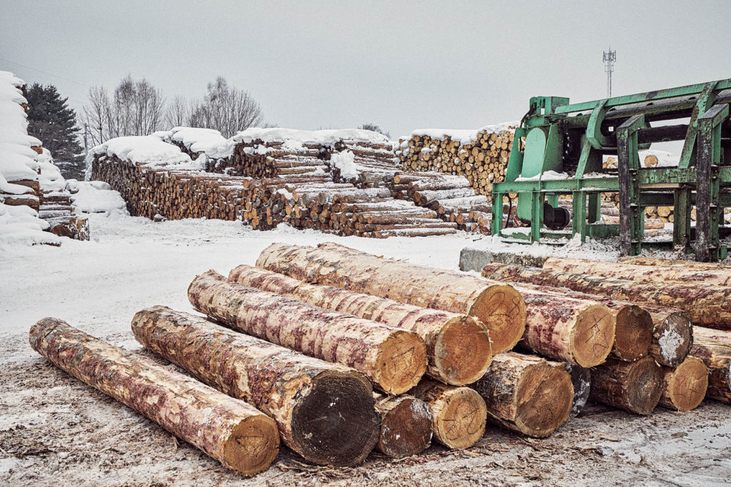 Image of lumber industry processing at the Tōma Cooperative