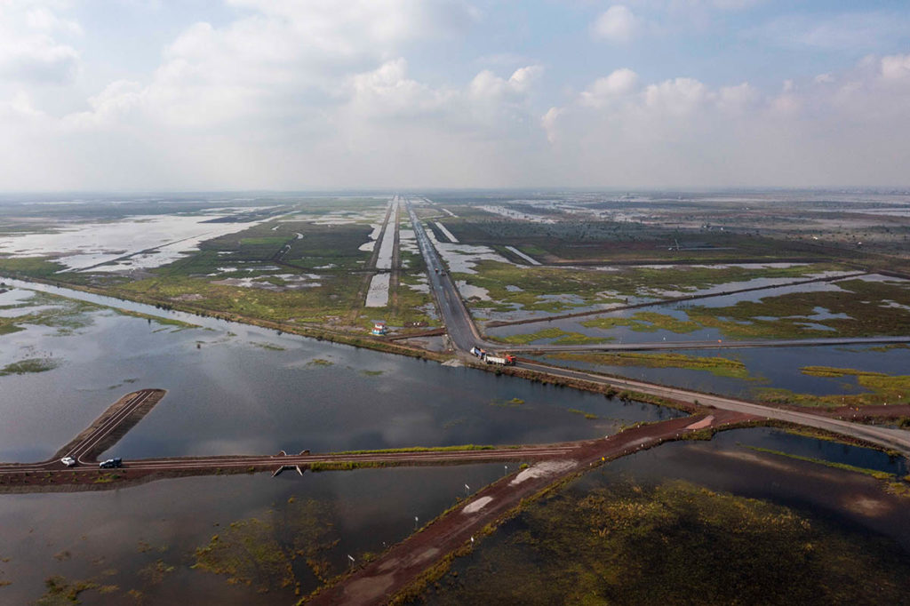 Aerial image of a landscape with mixed portions of water and land, showing Parque Ecológico Lago de Texcoco.