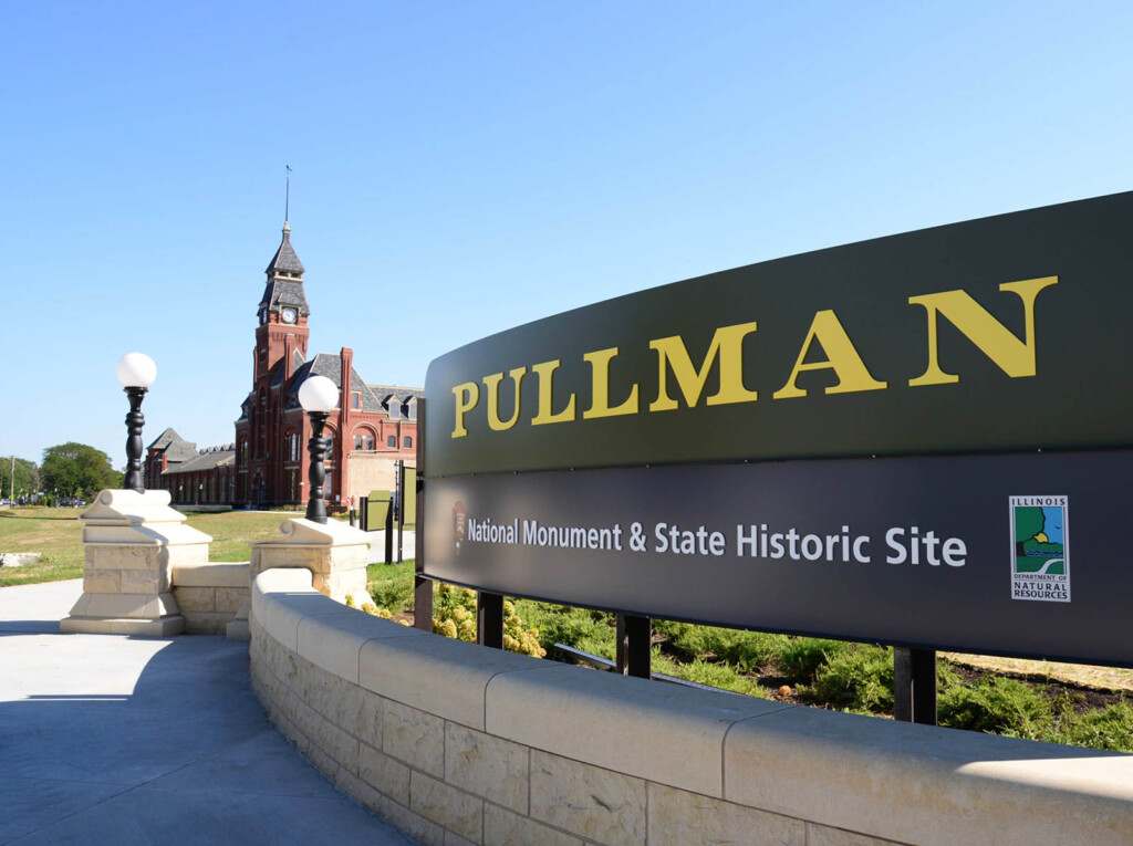 Photograph shwing a sign of Pullman National Monument