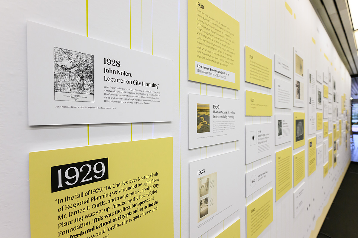 A view of the timeline showing images and text panels in white and yellow.