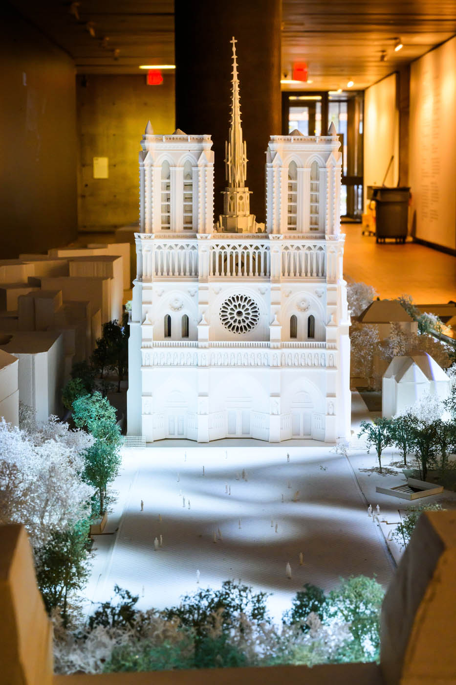 A model of the Notra Dame cathedral with a projection on the landscape.