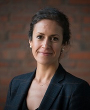 Headshot of Moderator Zoe Marks