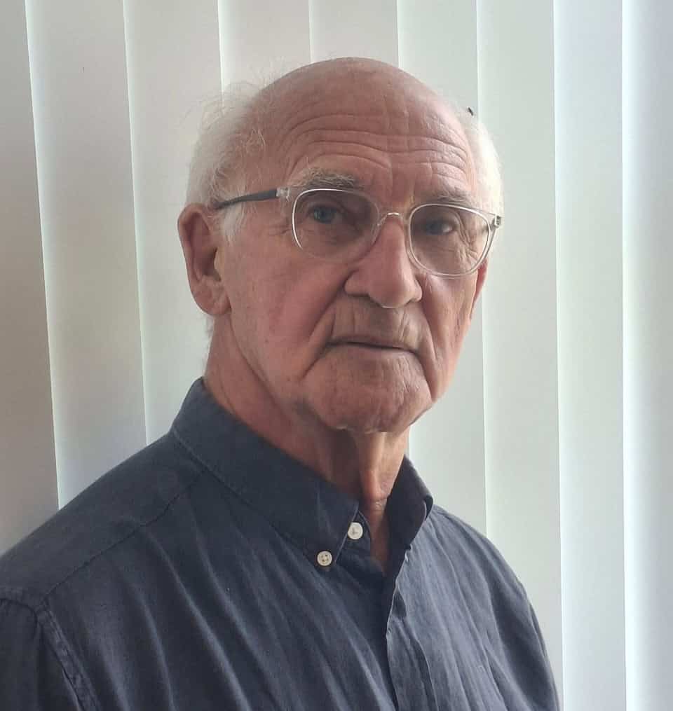 Headshot of speaker Johan Van Papendorp