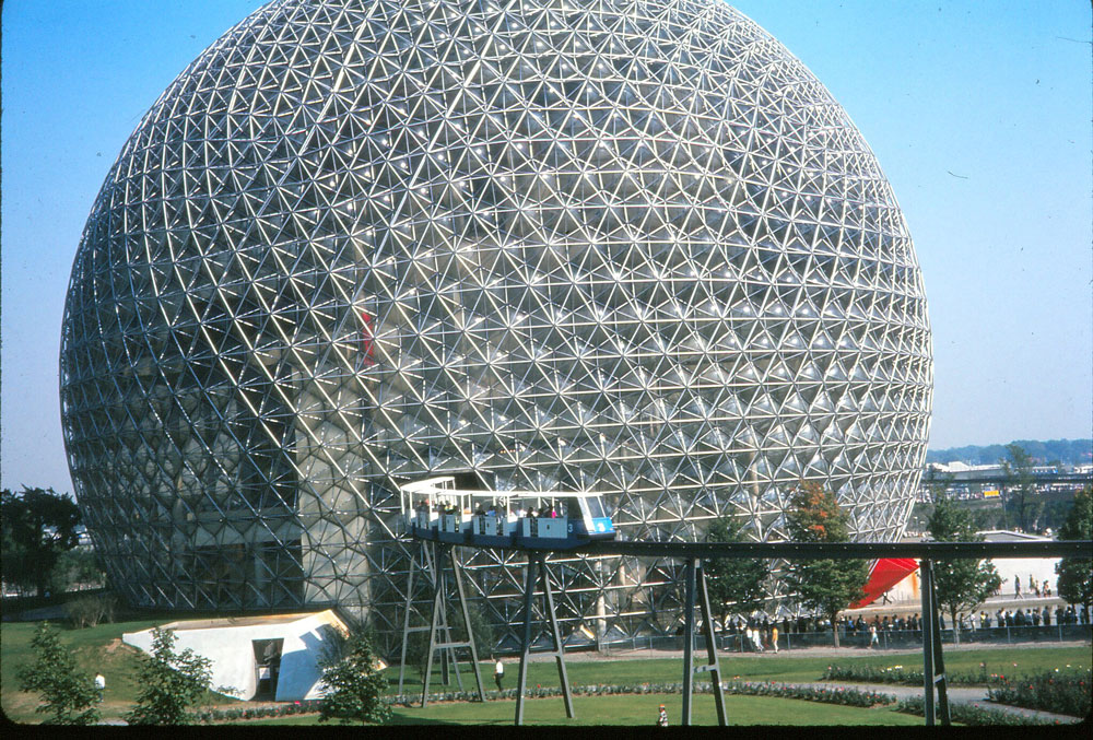 Giant sphere with monorail