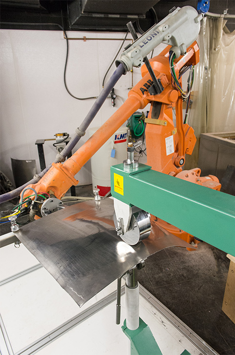 Robotic arm equipment in the Fab Lab.