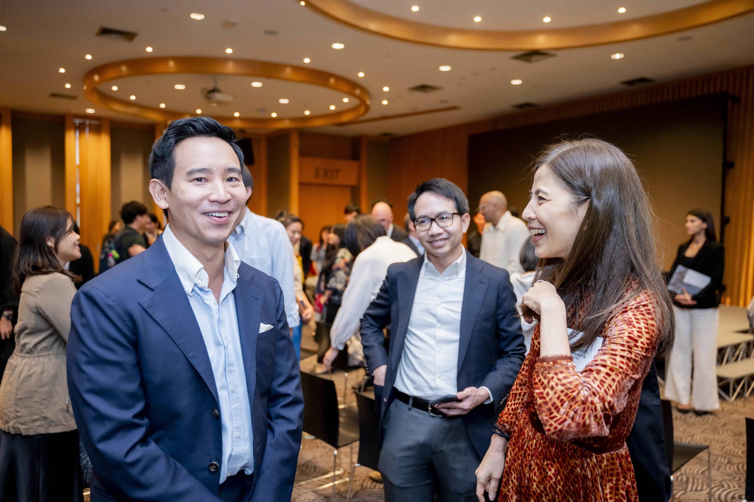 Alumni mingle at the 2025 Bangkok Studios