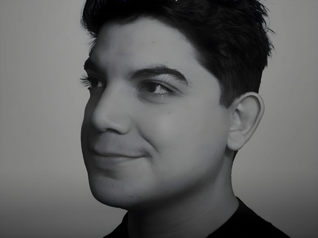 Black and white headshot of Oscar Zamora