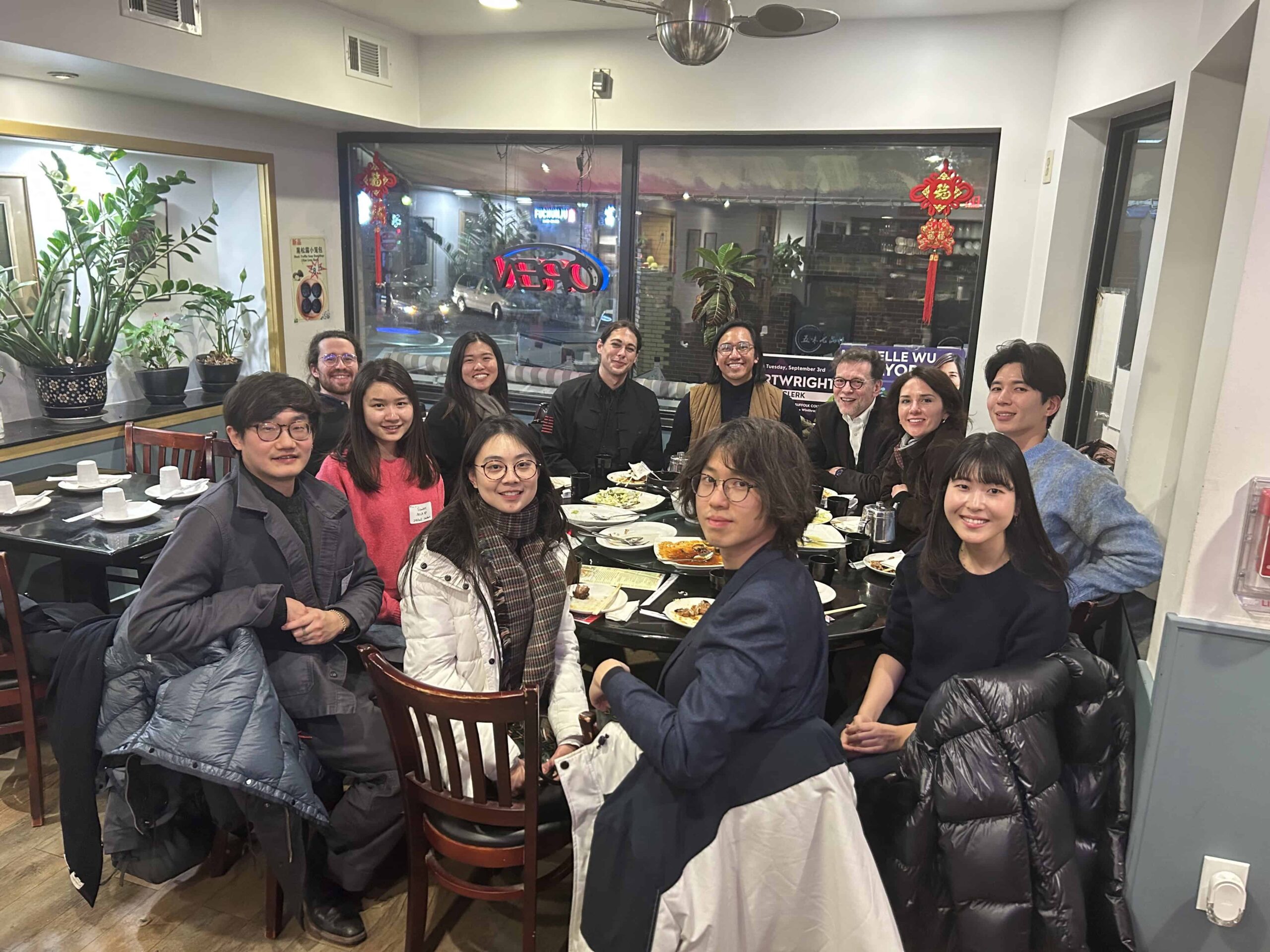 GSD alumni and students go to dinner in Boston