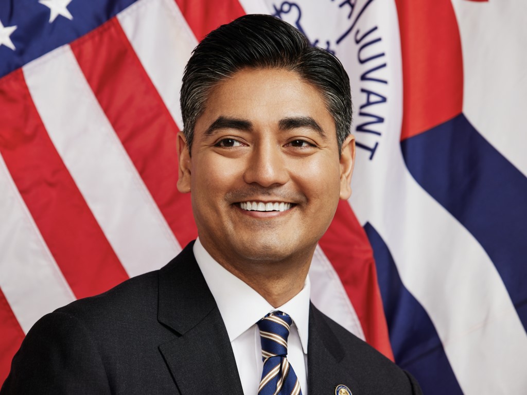 Mayor Aftab Pureval Headshot
