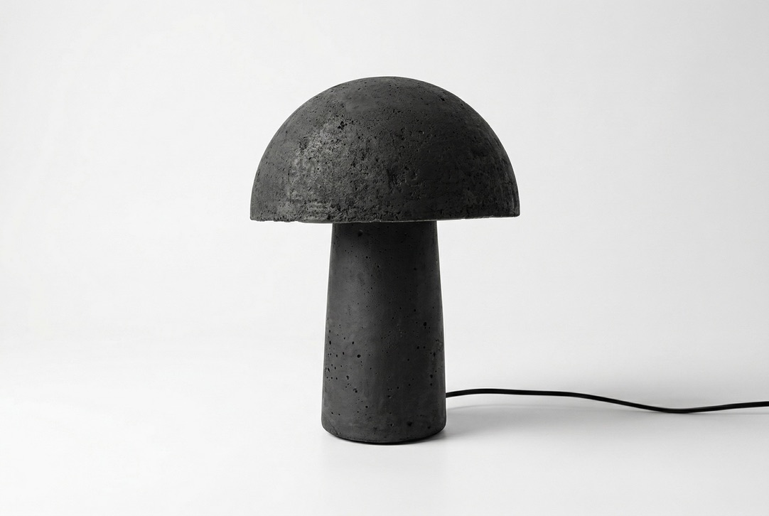 A black lamp.