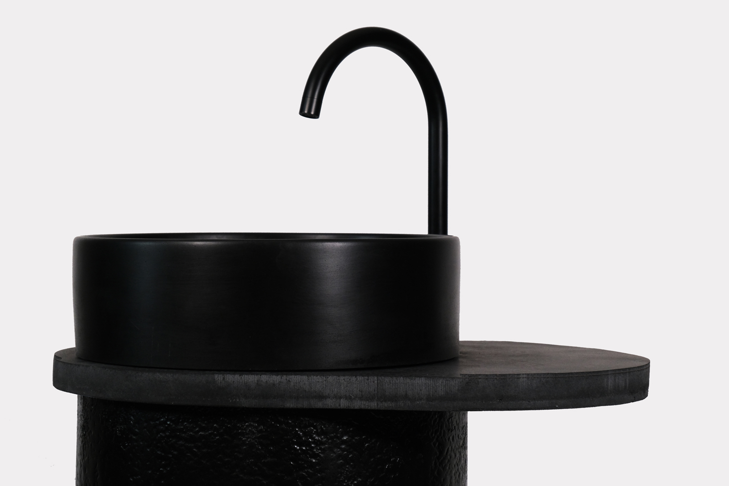 Black sink.