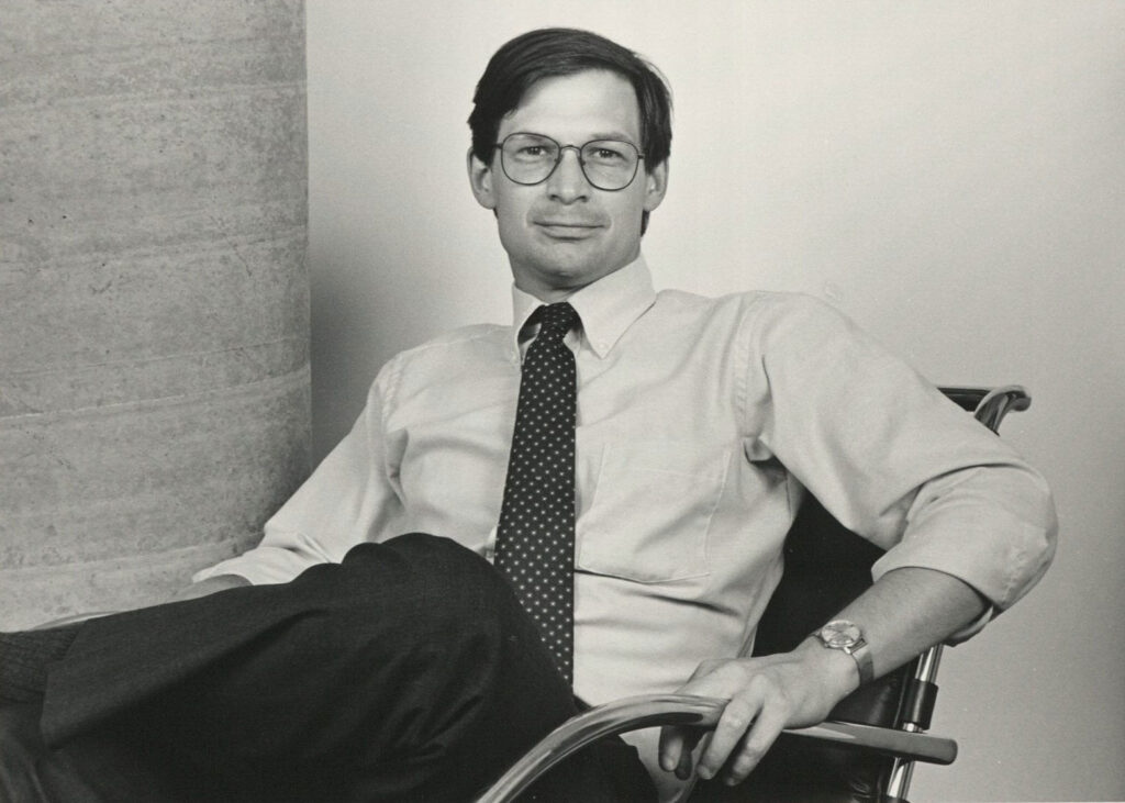 A portrait of Tony Gómez-Ibáñez 