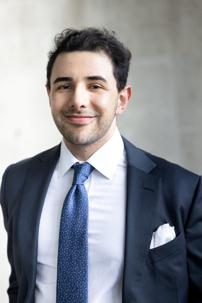 Headshot of Alvaro Santos Montiel
