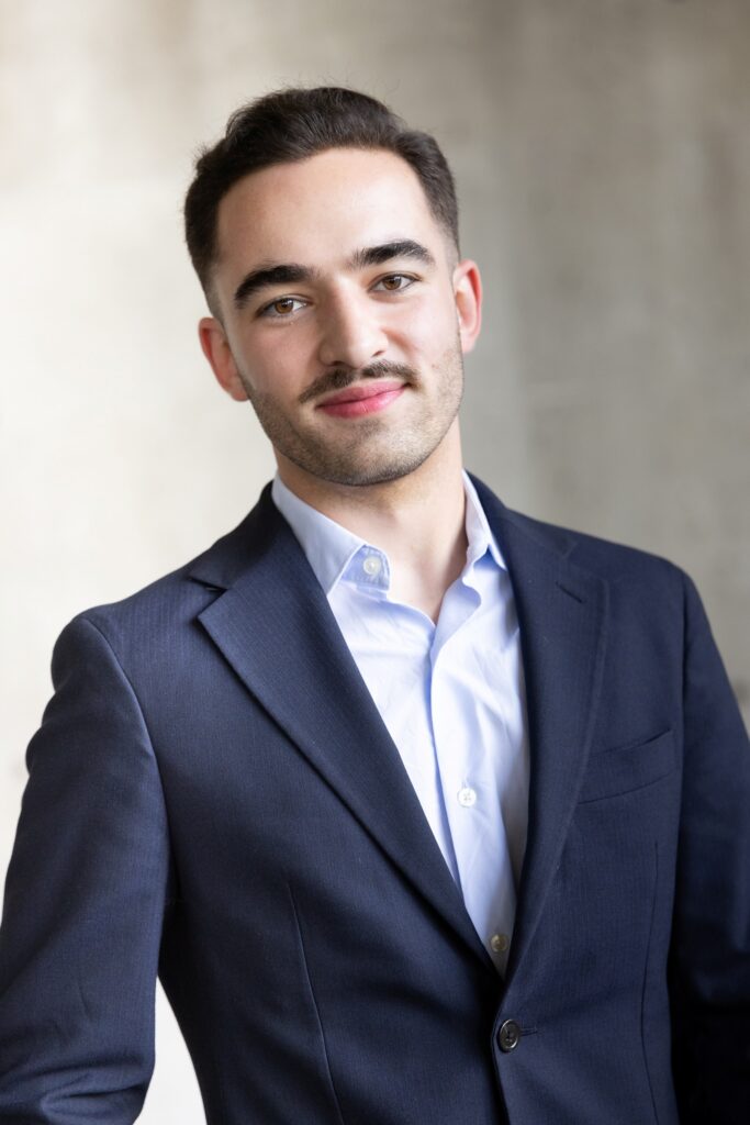Headshot of Luis Escribano